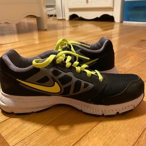 NIKE DOWNSHIFTER 6